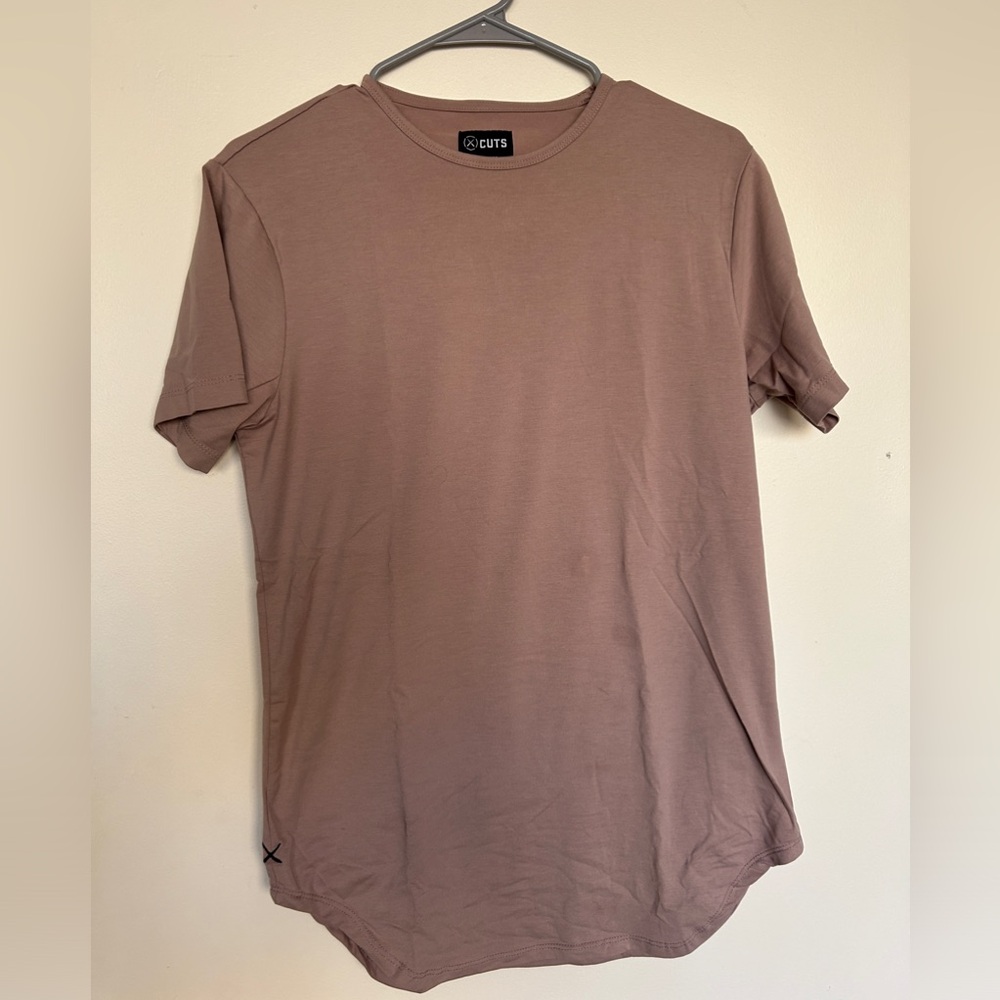Cuts short sleeve shirt
